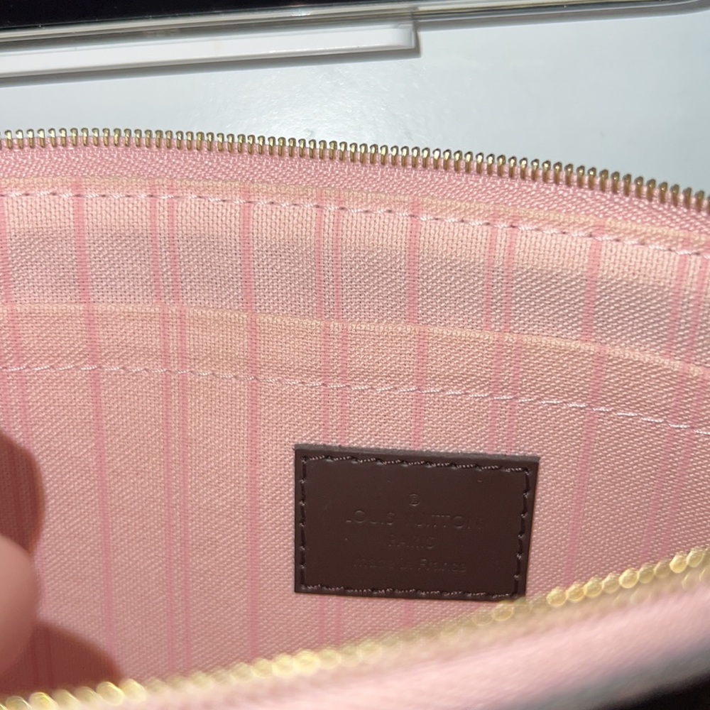 Louis Vuitton clutch - Picture 7 of 7